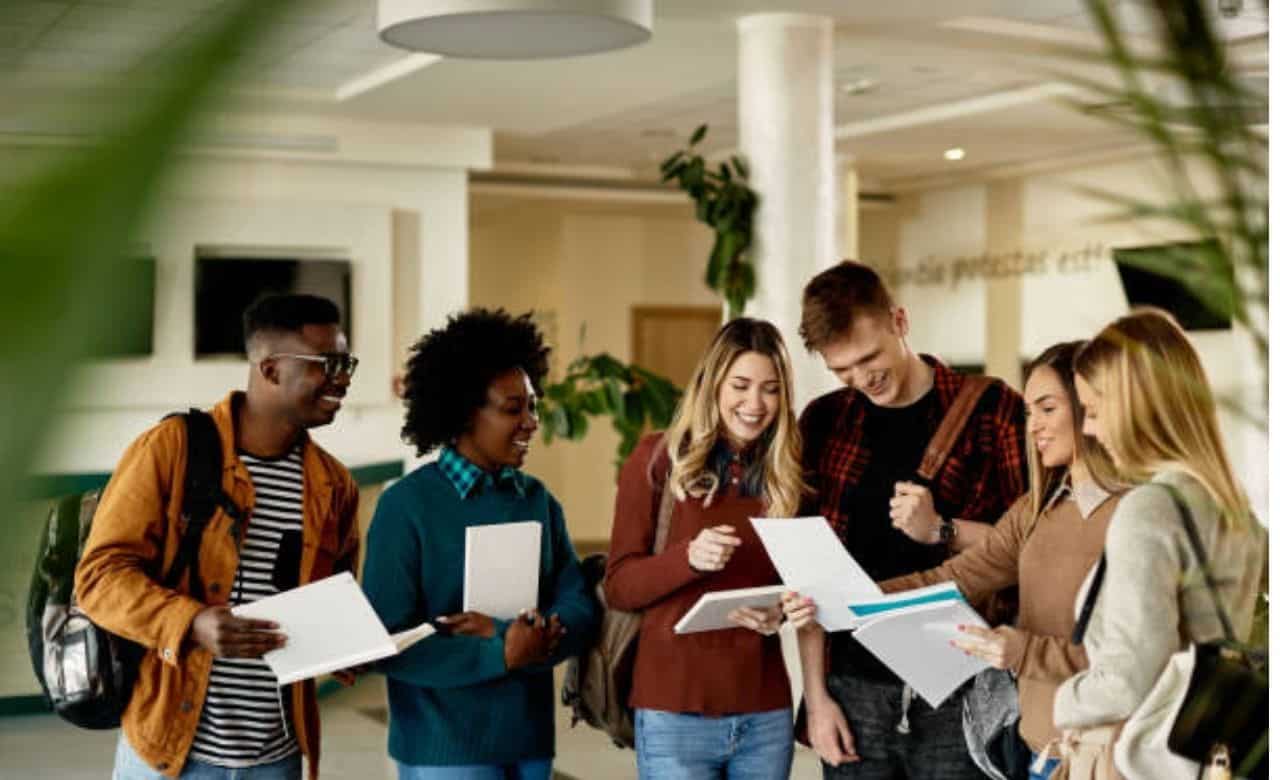 Top 20 High School Study Abroad Scholarships 2023