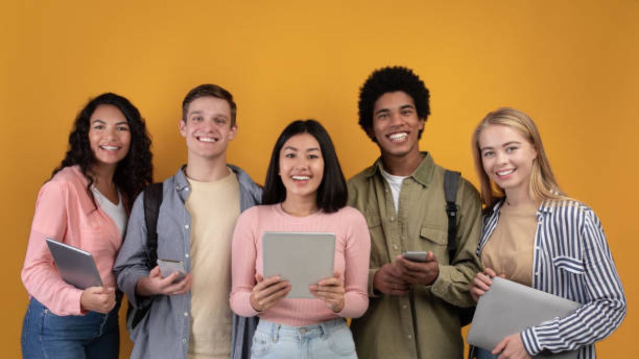 15 Best Tablets For College Students On A Budget